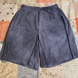 Men’s Lululemon Pacebreaker lined shorts